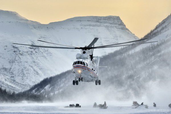 Російський вертоліт впав у море поблизу Шпіцбергена - ЗМІ.  В даний час на місці аварії проводяться пошуково-рятувальні роботи.