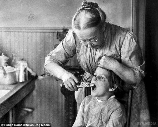 Жахи вікторіанської стоматології! Фотографії, від яких ти сховаєшся під стіл. Багатьом здається, ніби вікторіанська епоха — це суцільний веселий стімпанк. Однак ці фотографії покажуть, з якими жахами стикалися пацієнти зубних клінік півтора століття тому, коли ще не винайшли парового робота-дантиста.