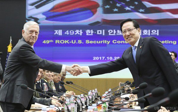 Глава Пентагону позначив військові варіанти вирішення конфлікту з КНДР. На думку глави Пентагону, Південна Корея повинна першою відповісти на будь-яку агресивну дію Пхеньяну.