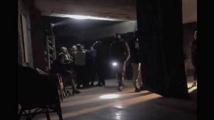 Поліція провела облаву в київському нічному клубі і видала затриманим повістки. Частину затриманих відправили до військкомату.