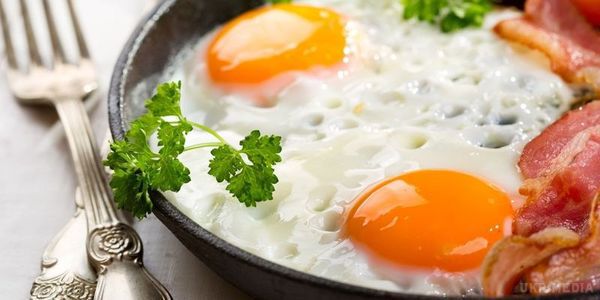 Лікарі розповіли, чому вранці треба їсти яйця. Експерти назвали сім вагомих причин, які повинні змусити вас вранці їсти страви з яєць.