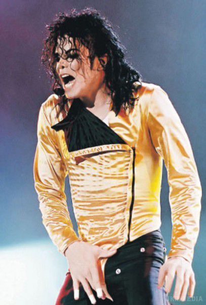 Майкл Джексон продовжує заробляти мільйони навіть після смерті. Вже п'ятий раз поспіль Майкл Джексон, який помер у 2009 році, очолює ТОП.