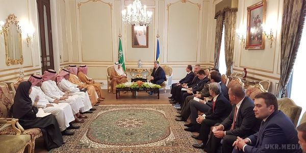 Порошенко прибув до Саудівської Аравії з дводенним візитом. "Президент розпочав офіційний візит до Королівства Саудівська Аравія "