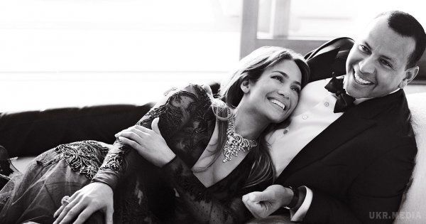 Дженніфер Лопес знялась в ефектній фотосесії з коханим. Популярна американська співачка та акторка Джей Ло разом зі своїм коханим чоловіком прикрасила обкладинку Vanity Fair.