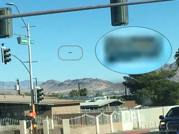 Уфологи зафіксували в Лас-Вегасі прямокутний НЛО. Уфологи вивчають отримані знімки, щоб точно сказати про інопланетному кораблі.