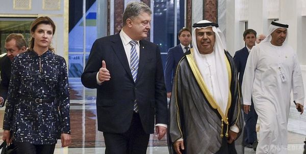 Україна і ОАЕ уклади ряд важливих домовленостей. Президент України Петро Порошенко заявив про досягнення з прем'єр-міністром Об'єднаних Арабських Еміратів кілька важливих домовленостей.