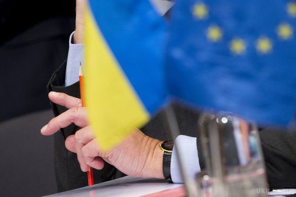 Які сюрпризи приготували українцям охочих відвідати ЄС. Безвиз по-новому.