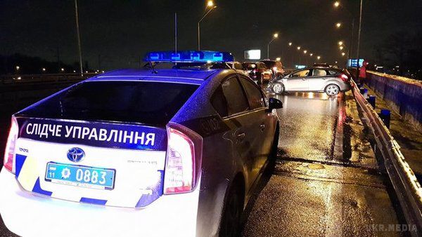 ДТП в Києві: зіткнулися чотири авто, винуватець аварії заснув при оформленні (фото). Серйозно постраждав один з пасажирів.