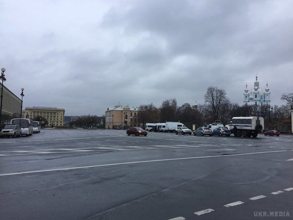 У центрі Москви затримали понад 80 осіб. У Петербурзі поліція оголосила контртерористичну операцію.