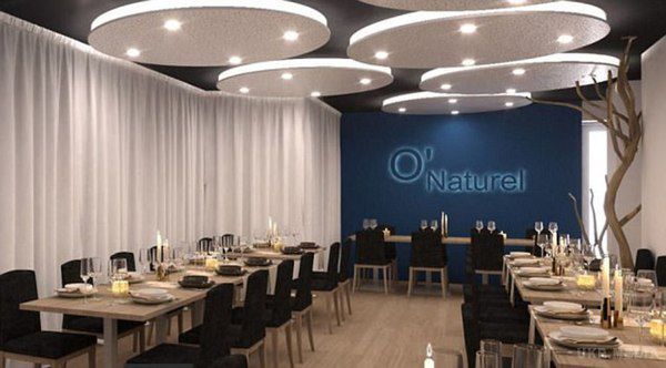 У Парижі відкрили ресторан для нудистів: дуже пікантні фото. Заклад для нудистів отримав назву "O Naturel". 