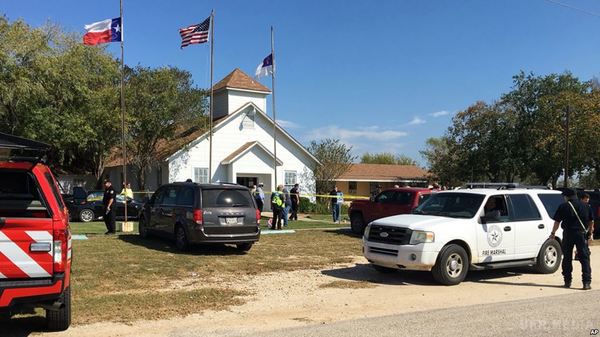 Масова стрілянина у церкві в Техасі. Місцева влада повідомляє про понад 20 загиблих та понад 20 поранених. У неділю в 11:30 за місцевим часом невідомий відкрив стрілянину у церкві містечка Сатерленд Спрінгс у штаті Техас. 