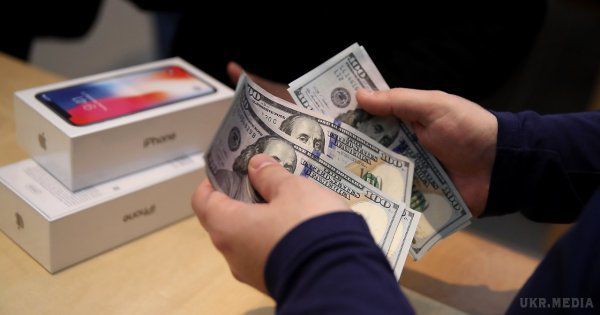Незадоволені користувачі почали повертати iPhone X. Деяким зміни в новому флагмані Apple до смаку не припали.