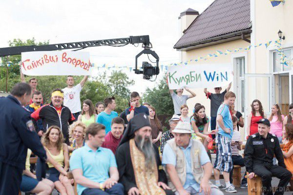 Стала відома дата прем'єри серіалу «Село на мільйон-2». Перший сезон «Села на мільйон» став найбільш рейтинговим серіалом минулої осені.