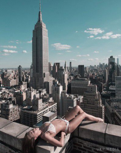 Самі екстремальні еротичні фото. Мар Ширасуна — японський фотограф, який облазив не менше 150-ти дахів нью-йоркських хмарочосів. Все заради того, щоб відшукати гідні місця для еротичної фотосесії.