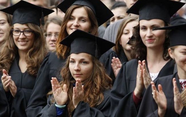 Кабінет міністрів прийняв рішення про підвищення стипендій студентам – Гройсман. Студентам підвищили стипендії на 18%