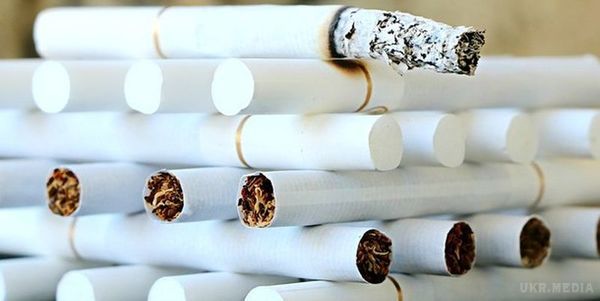 Перша країна в Європі повністю заборонила продаж сигарет. За даними італійських ЗМІ, продаж сигарет приносить Ватикану близько €10 млн на рік і є другим по значущості джерелом поповнення бюджету.