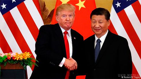 Китай і США підписали угоди на $ 250 млрд в ході візиту Трампа. Американські компанії - від Qualcomm до Boeing - підписали ряд угод з китайськими колегами і конкурентами в ході візиту президента США Дональда Трампа в Пекін.