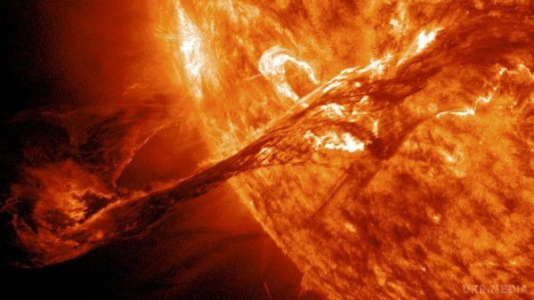 Вчені помітили на Сонці рідкісну плазмову бурю. Фахівці NASA повідомили, що вона має найсильнішу потужність всіх тих, що їм доводилося спостерігати раніше.