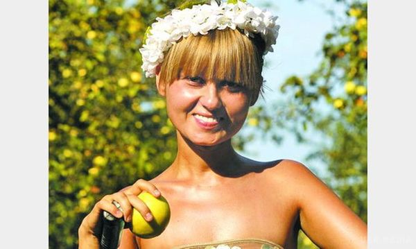 39-річна співачка , Катя Chilly помітно постаріла. Катя позувала фотографам в трендовій шубі з довгого хутра бежевого відтінку.