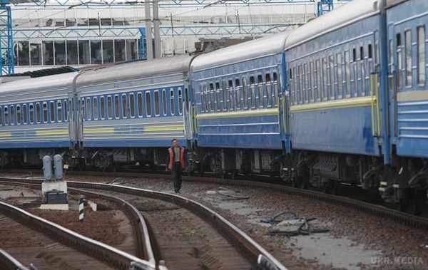 Україна має повністю припинити пасажирське сполучення з РФ - постпред президента в Криму. На його думку, десятки щоденних поїздів до країни-агресора не викликають досі суспільного резонансу.