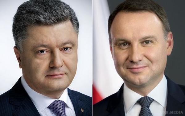 Порошенко і Дуда погодили проведення надзвичайного засідання комітету президентів. Президенти доручили також розпочати підготовку до робочого візиту Дуди в Харків у грудні.