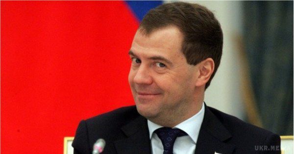 Медведєв показав справжню "турботу" про своїх громадян. Російському прем'єру байдуже, що люди мерзнуть.