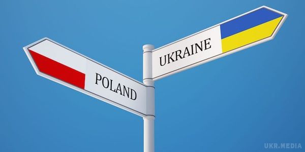 Скільки грошей мігранти переводять з Польщі в Україну. НБУ підрахував, скільки грошей мігранти переводять з Польщі в Україну.