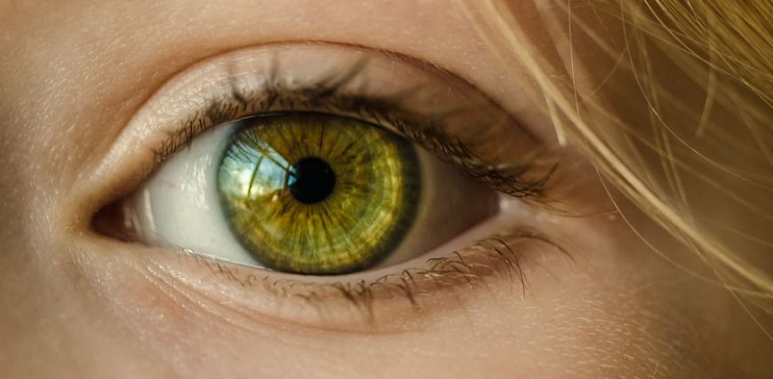 Вчені назвали тип очей, який робить людину більш привабливим. У дослідницькому світі розповіли, які люди вважаються більш привабливими.