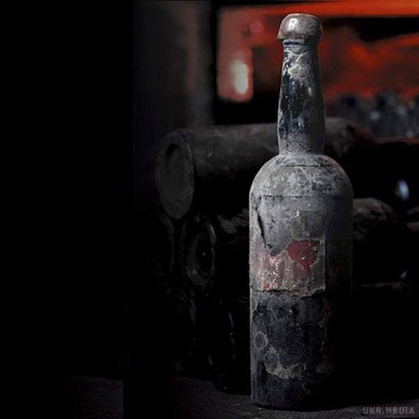 "Напій богів": знайдено унікальний артефакт віком 8 тисяч років. У Грузії археологи розкопали стародавній винну посудину.