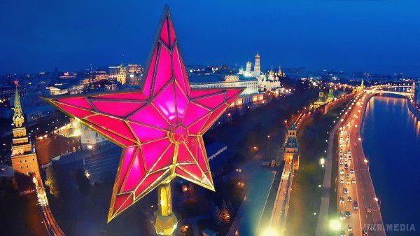 Православний рух «Сорок сороків» виступив проти зірок на вежах Кремля.  Альтернативною пропозицією організація вважає двоголових орлів. 