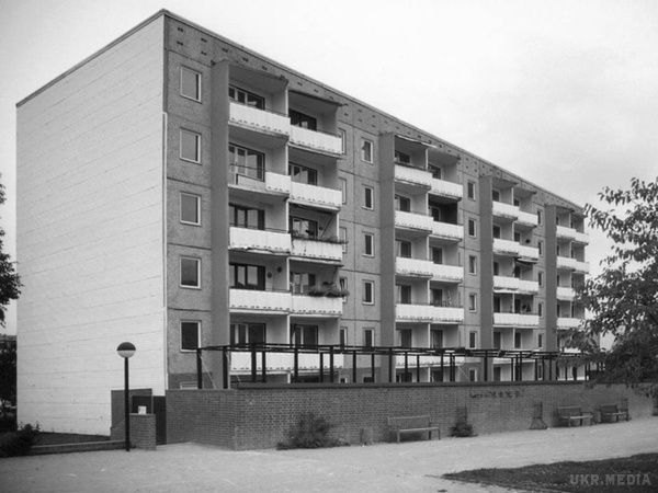 Дивись, як зараз виглядають хрущовки часів СРСР у Німеччині. Фотографії, при вигляді яких тебе охопить невідворотна ностальгія за соціалістичного майбутнього.