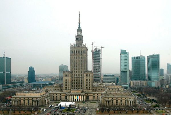 У Польщі знесуть відому сталінську висотку. А нічого бути символом радянського минулого.
