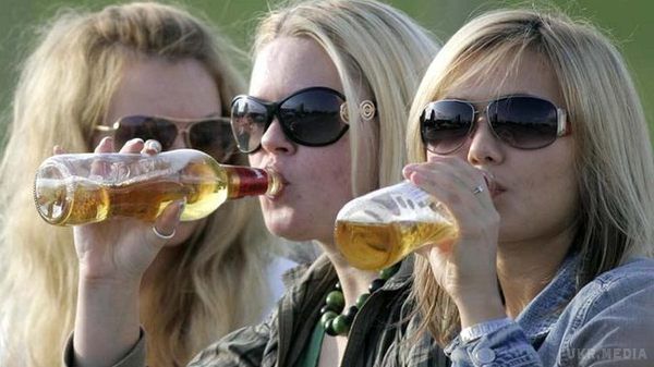 Фахівці назвали найбільш шкідливий напій для печінки. Сьогодні в пиві часто містяться невластиві його класичним рецептом інгредієнти.