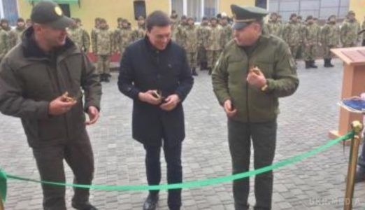 Новий пункт пропуску відкрили на українському кордоні. Відкриття відбулося у суботу, 18 листопада.