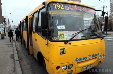 Київ розірве угоди з двома перевізниками через виявлені порушення. У Києві після позапланових перевірок норм перевезень буде розірвано договори з двома перевізниками.