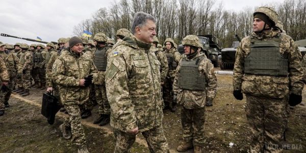 Порошенко відреагував на ситуацію в Луганську. ЗСУ готові до будь-якого розвитку подій через загострення ситуації в окупованому Луганську.