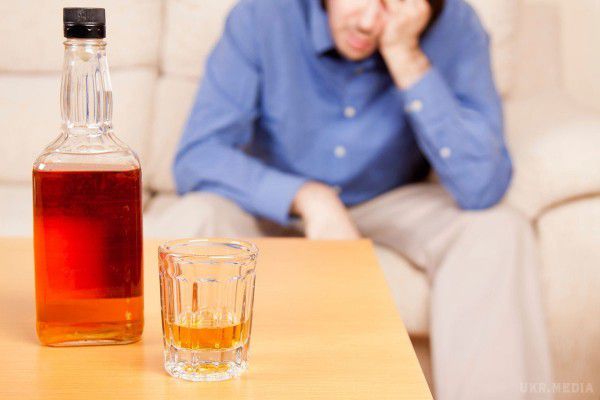 Пиво стомлює, горілка збуджує. Встановлено зв'язок між алкоголем і емоціями. Ця теорія була науково підтверджена британськими фахівцями з Національної служби охорони здоров'я. 