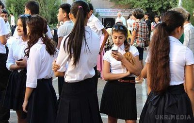 В Узбекистані почалася спецоперація з виявлення незайманих. Учениць старших класів середніх шкіл та студенток коледжів Узбекистану масово відправляють на огляд до гінекологі