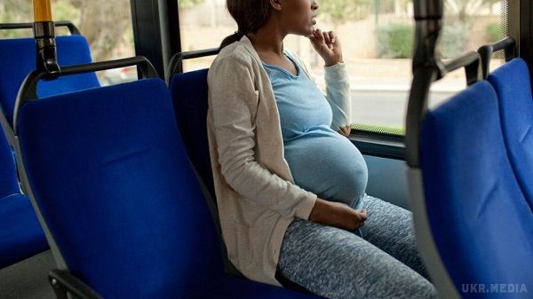 Що відчуває вагітна жінка, коли їй не поступаються місцем у громадському транспорті?. Відверто про те, про що зазвичай замовчують.

