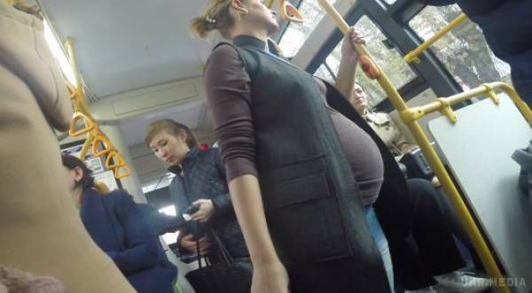 Хочете знати чому вагітним необхідно поступитися місцем у транспорті?!. Наступного разу, коли ви будете стояти в черзі або їхати в метро, озирніться: чи не стоїть поблизу жінка з великим животом...