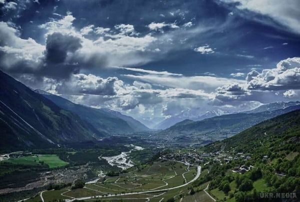 Швейцарське село, за проживання в якому вам заплатять $70 тисяч (Фото). У цього утопічного, приголомшливо красивого швейцарського села є для вас чудова пропозиція.