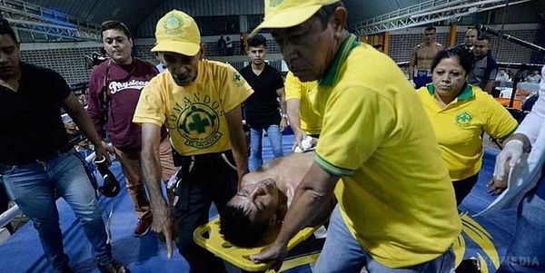 Ще одна смерть боксера після нокауту. Сальвадорський боксер Франчиско Руїс помер у лікарні від травми, отриманої на рингу.