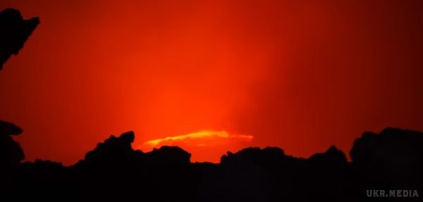 Лавове озеро вулкана Ертале (вдео). Цей вулкан найактивніший з розташованих на території Ефіопії.