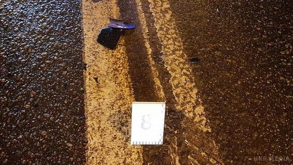 Смертельне ДТП з пішоходами сталося в Києві на проспекті Лобановського в ніч на вівторок. Збиті автомобілем, водій з місця пригоди зник.