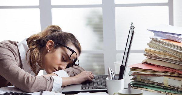 Науковці назвали найкращий метод боротьби з хронічною втомою. Сучасний ритм життя робить більшість з нас втомленими та виснаженими, і це нормально. Але, що робити, якщо мова йде про хронічне відчуття виснаження?