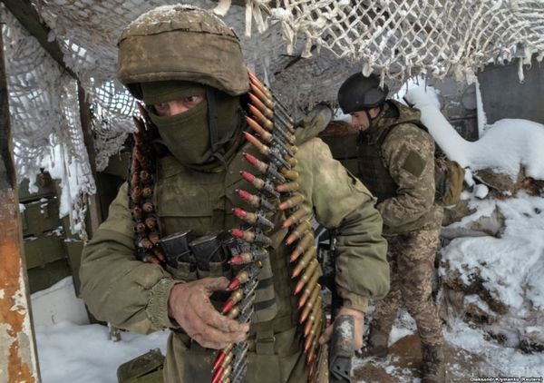 За минулу добу в зоні АТО 27 обстрілів, один боєць ЗСУ загинув, двоє поранено. У відповідь українські військовослужбовці 11 разів придушували їхню вогневу активність.