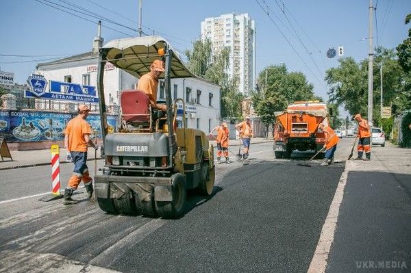 В Україні відремонтували рекордні обсяги доріг за п'ять років: з чим залишилися проблеми. "Укравтодор" відзвітував про ремонт 2100 км доріг. Це рекорд з 2011 року, коли країна готувалася до "Євро-2012".