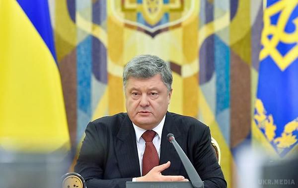 Порошенко підписав закон про введення нового вихідного в Україні. В Україні вводиться новий вихідний - 25 грудня.