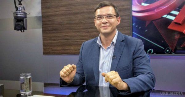 Нардеп у прямому ефірі назвав Євромайдан державним переворотом. Під час прямого ефіру на каналі NewsOne народний депутат України Євген Мураєв назвав Євромайдан державним переворотом.