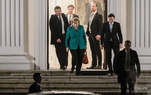 Меркель і Шульц провели перші коаліційні переговори. Зустріч політиків тривала близько двох годин.